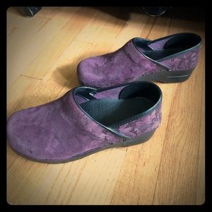 Sanita -Purple suede clogs